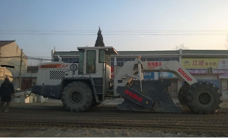 WR2300E，安徽壽縣水穩(wěn)冷再生